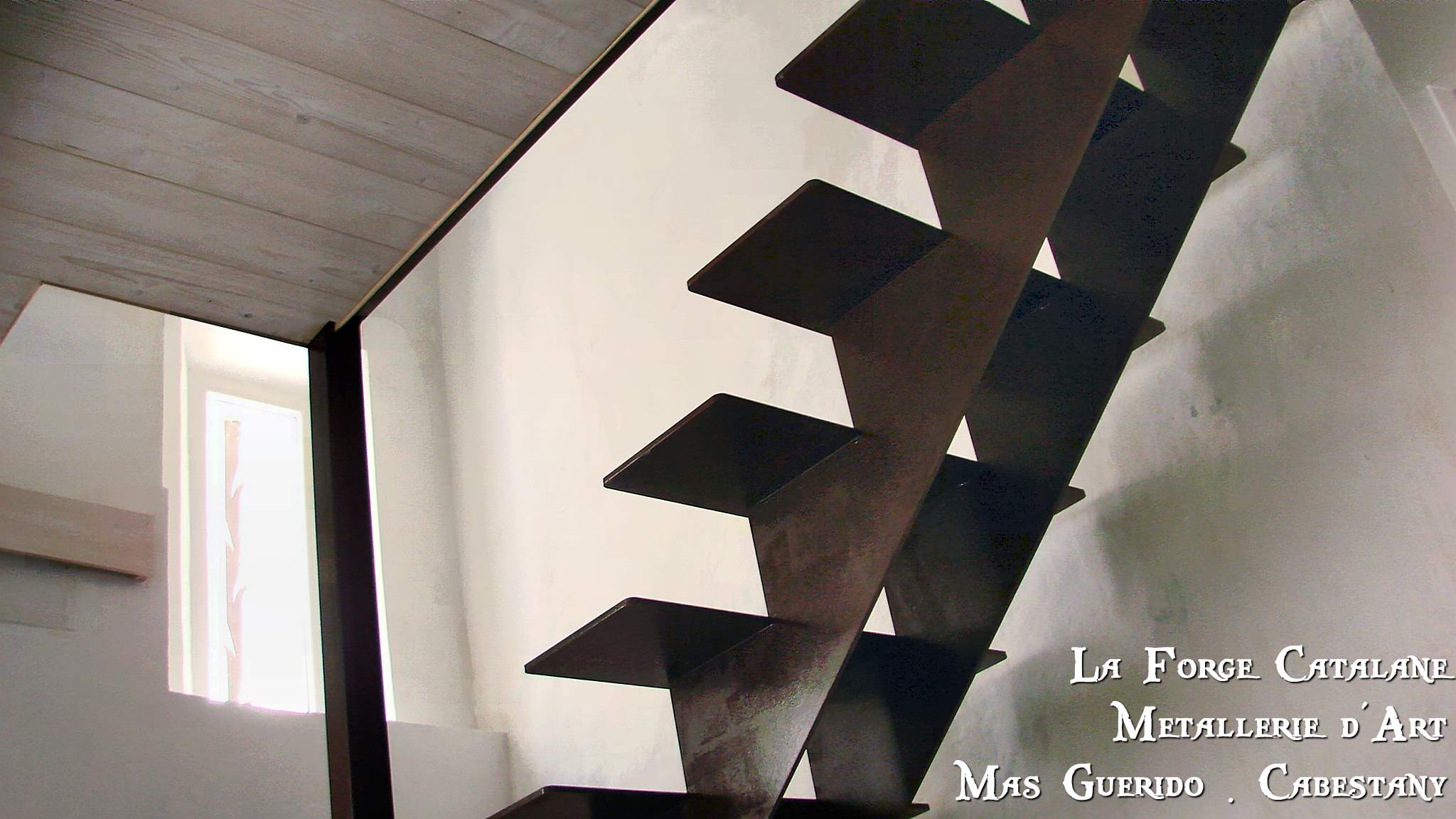 Limons cremaillere lisse decoupe laser marches fer 14 forge catalane.jpg